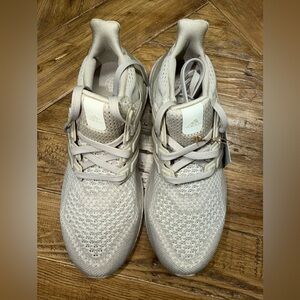 *NEW Adidas Women's Ultraboost 1.0 running shoes "Wonder Beige" colorway /size 6